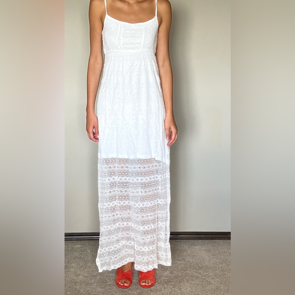 Summery White lacy maxi dress in excellent condition. Size small.